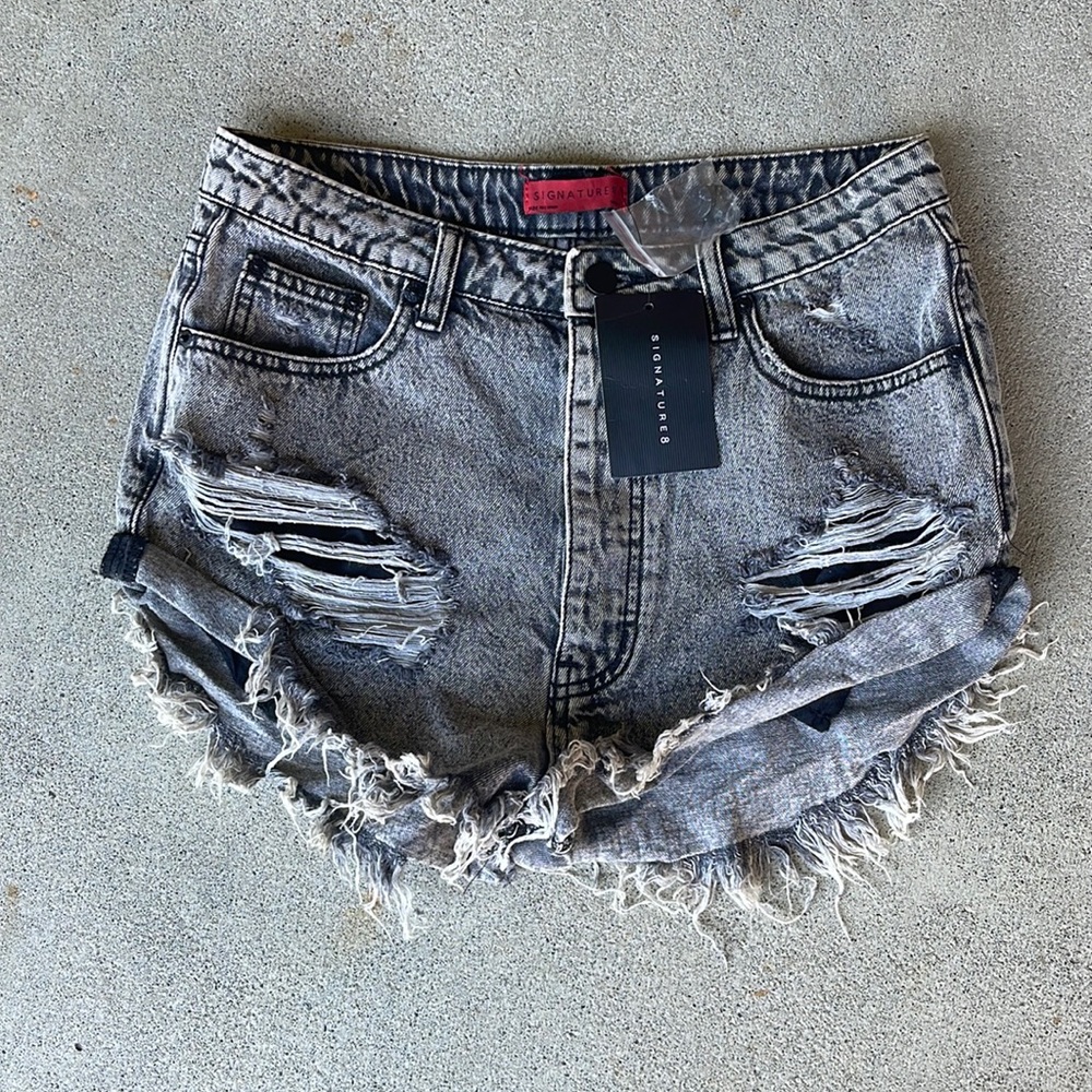 BRAND NEW Signature 8 Denim shorts